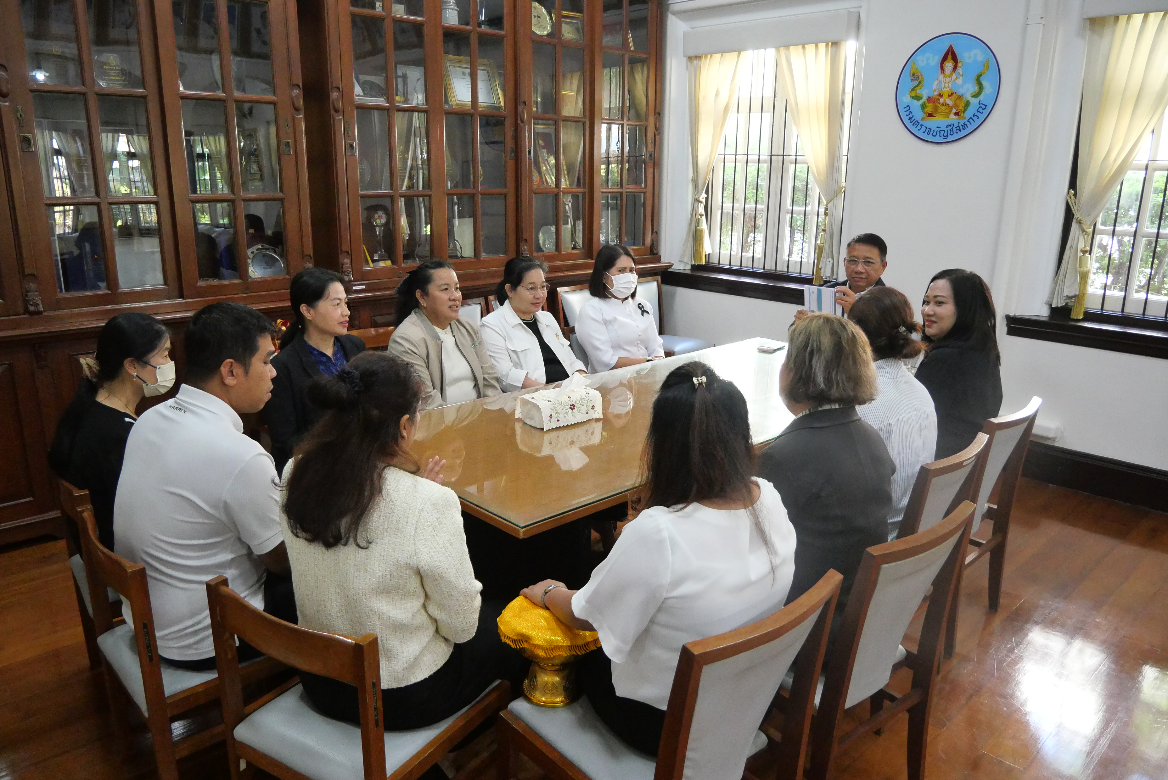 title - สำนักบริหารกลาง ส.ป.ก. ร่วมแสดงความยินดี และสวัสดีปีใหม่ อธิบดีกรมตรวจบัญชีสหกรณ์ พร้อมรับพรต้อนรับปีใหม่ 2569